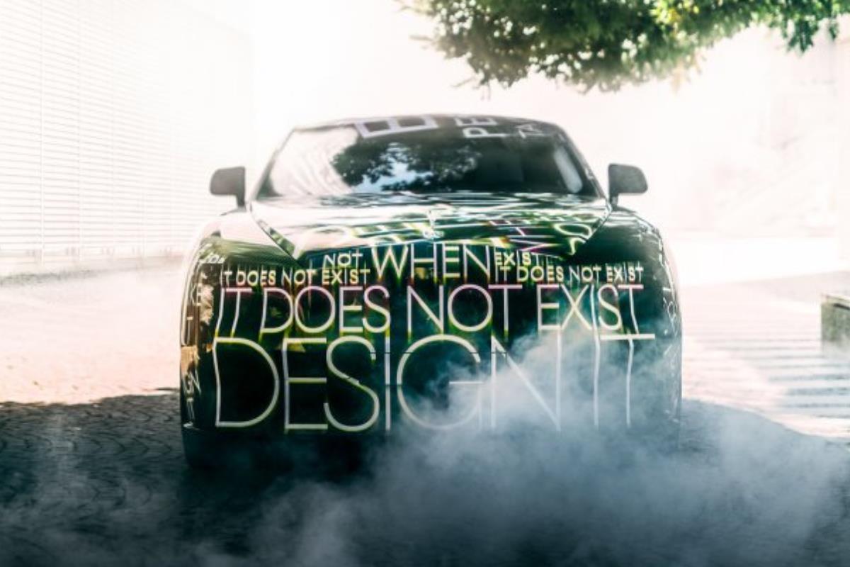 Roll-Royce Spectre mặt trước