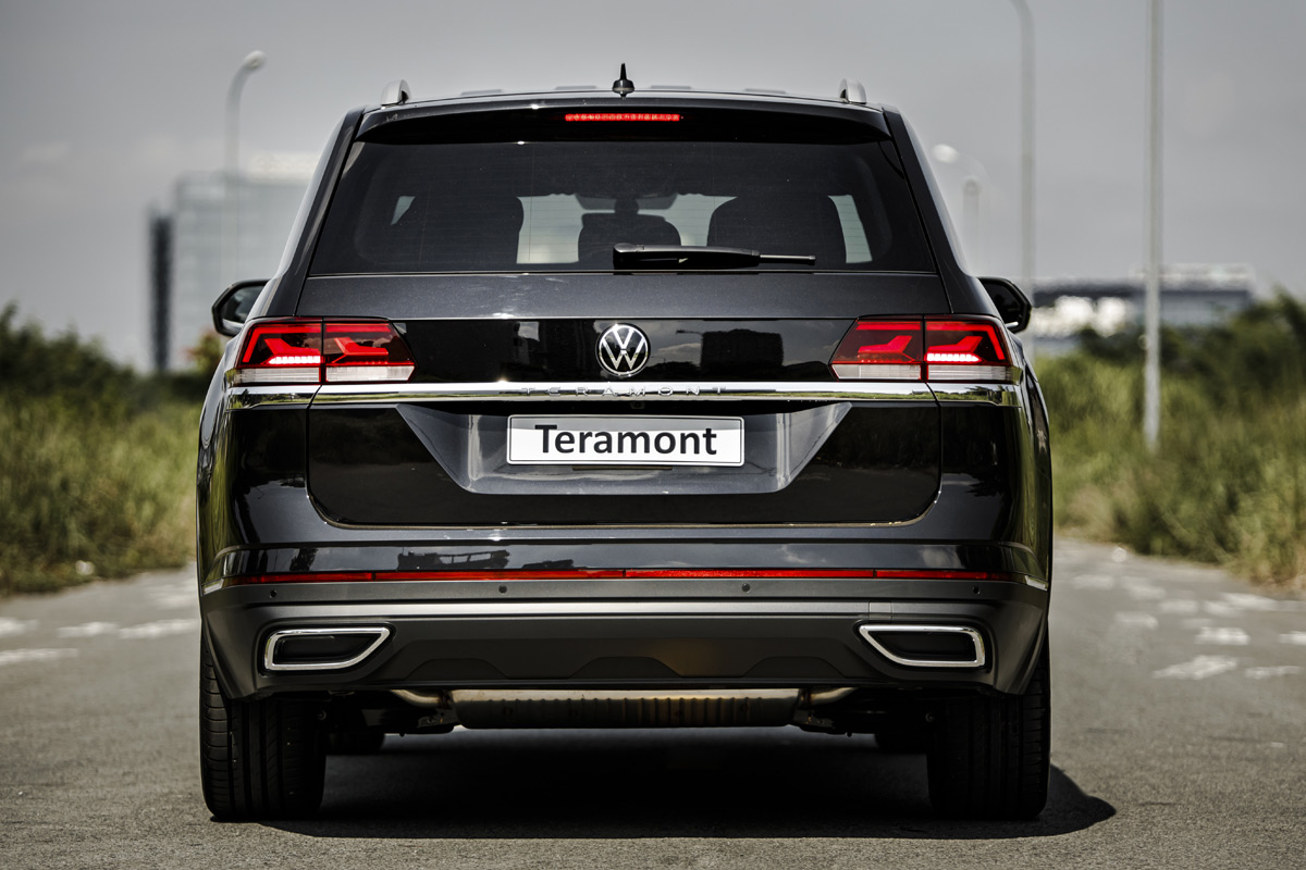 Đu&ocirc;i xe rất ấn tượng của Volkswagen Teramont.