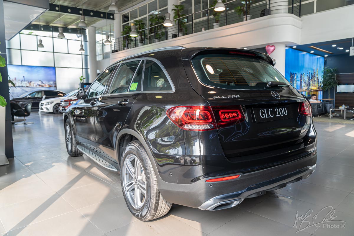 Mỗi chiếc xe Mercedes-Benz thuộc diện triệu hồi cần 1,5 giờ để khắc phục lỗi. 1