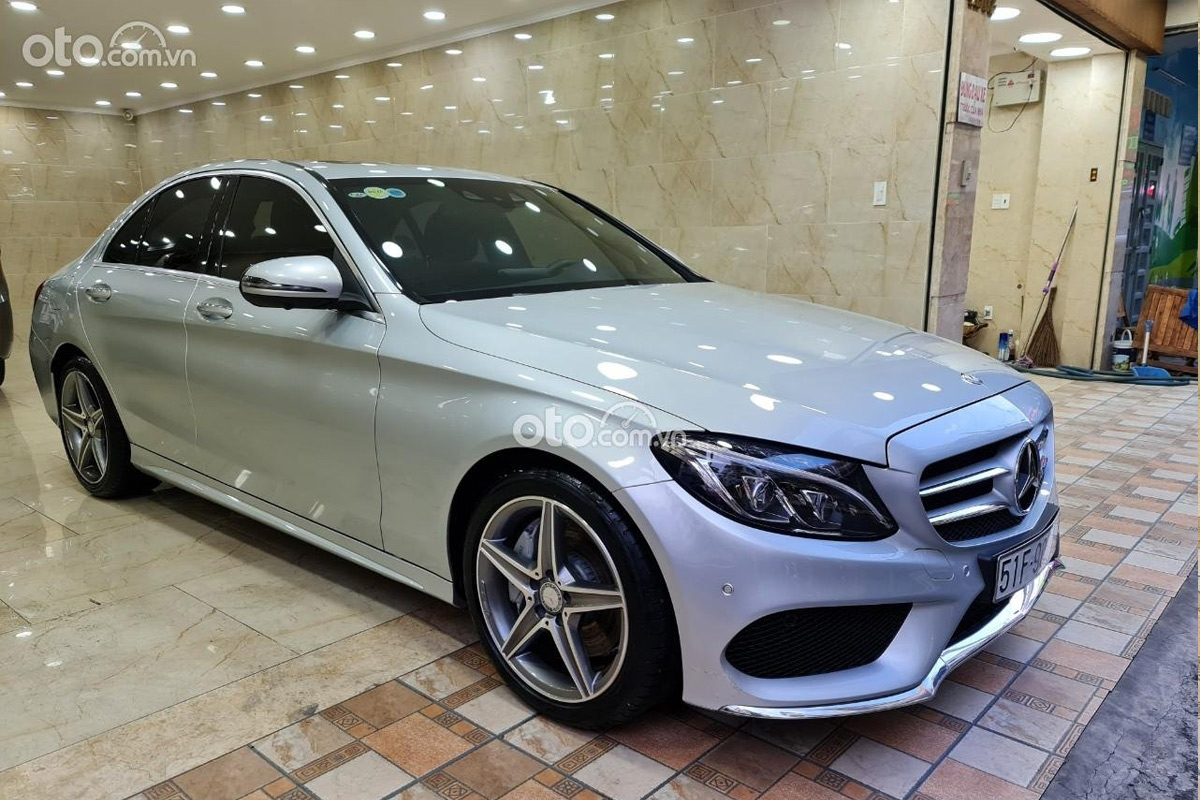 4 năm chỉ chạy 7.000km, Mercedes-Benz C300 vẫn bán lỗ hơn 800 triệu 4 năm chỉ chạy 7.000km, Mercedes-Benz C300 vẫn bán lỗ hơn 800 triệu.