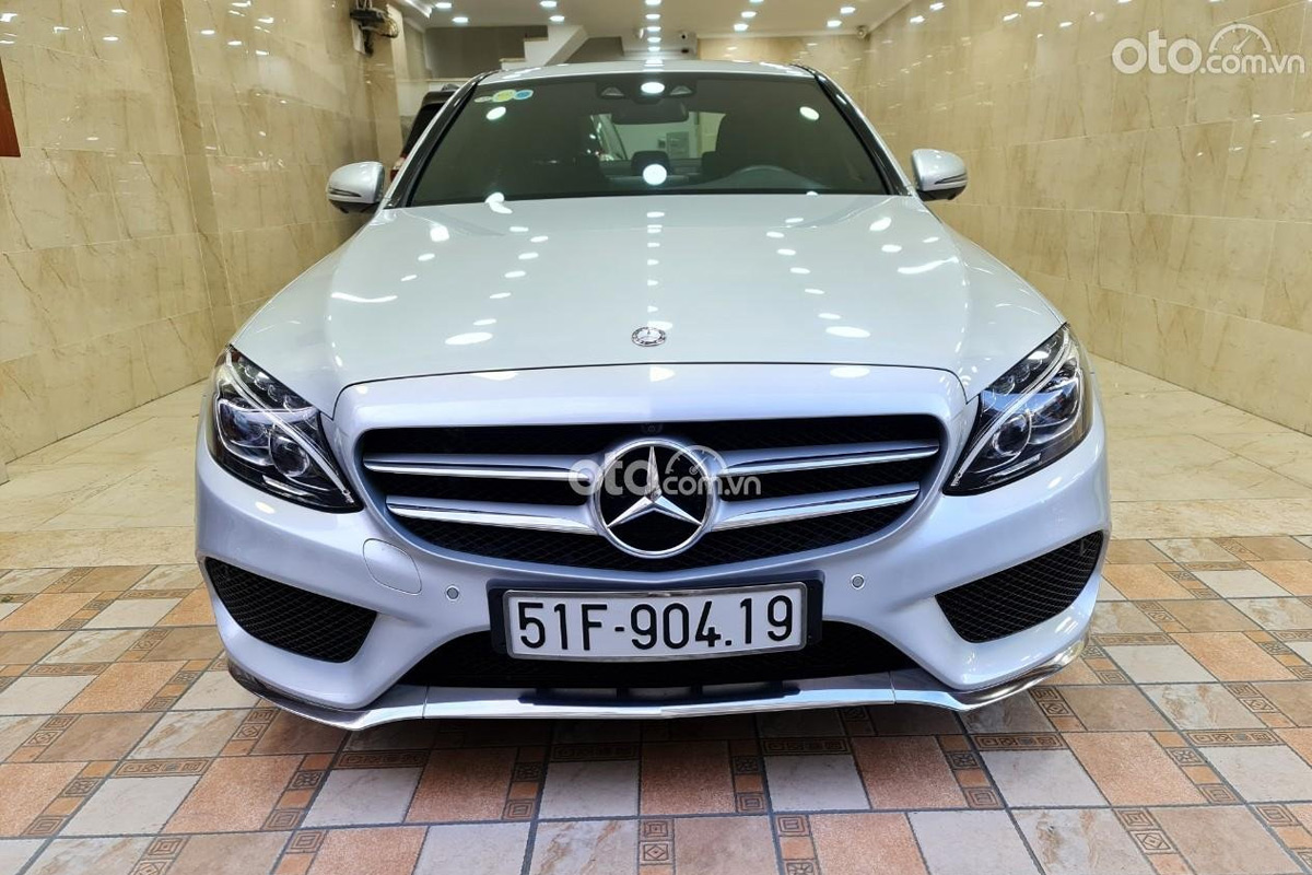 Chiếc Mercedes Benz C300 AMG này được mua và đăng ký biển số TP.Hồ Chí Minh Chiếc Mercedes Benz C300 AMG này được mua và đăng ký biển số TP.Hồ Chí Minh.