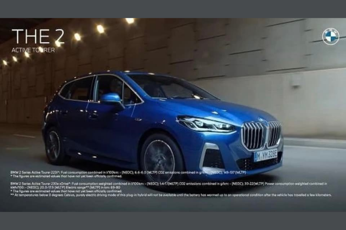 BMW 2-Series Active Tourer 2022 xanh