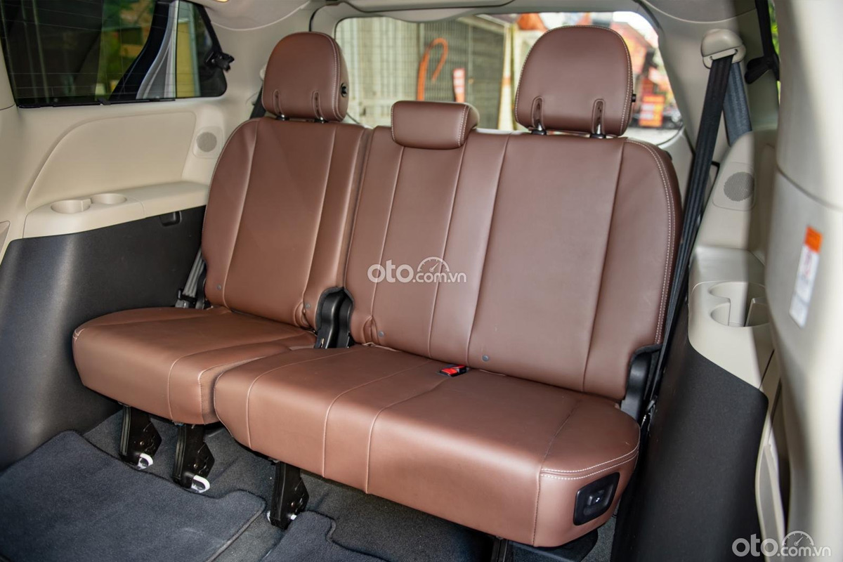 Khoang nội thất bên trong Toyota Sienna Limited 2018 rất mới.