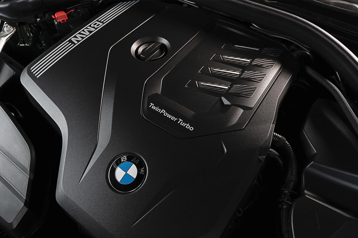 cho BMW 430i Convertible M Sport là động cơ tăng áp I4 2.0L.