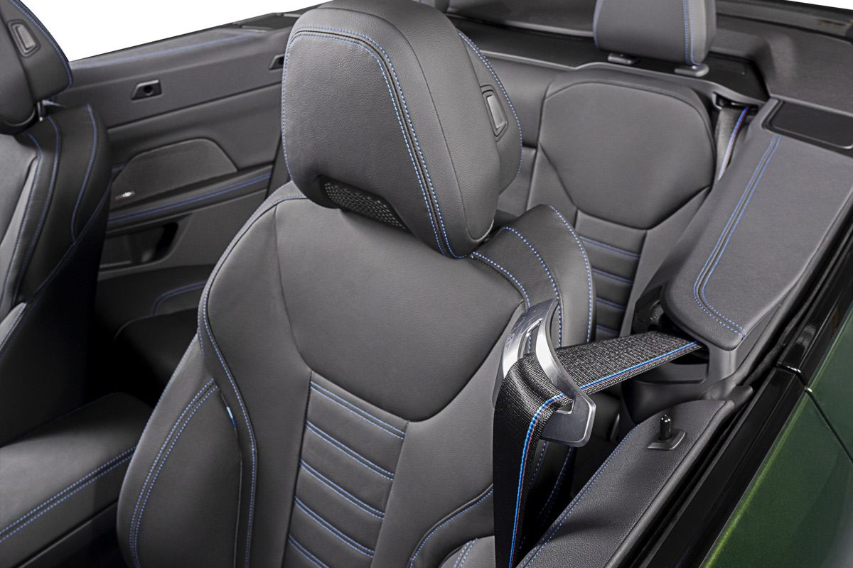 Thiết kế khoang nội thất của 4-Series Convertible tương tự các mẫu sedan khác .