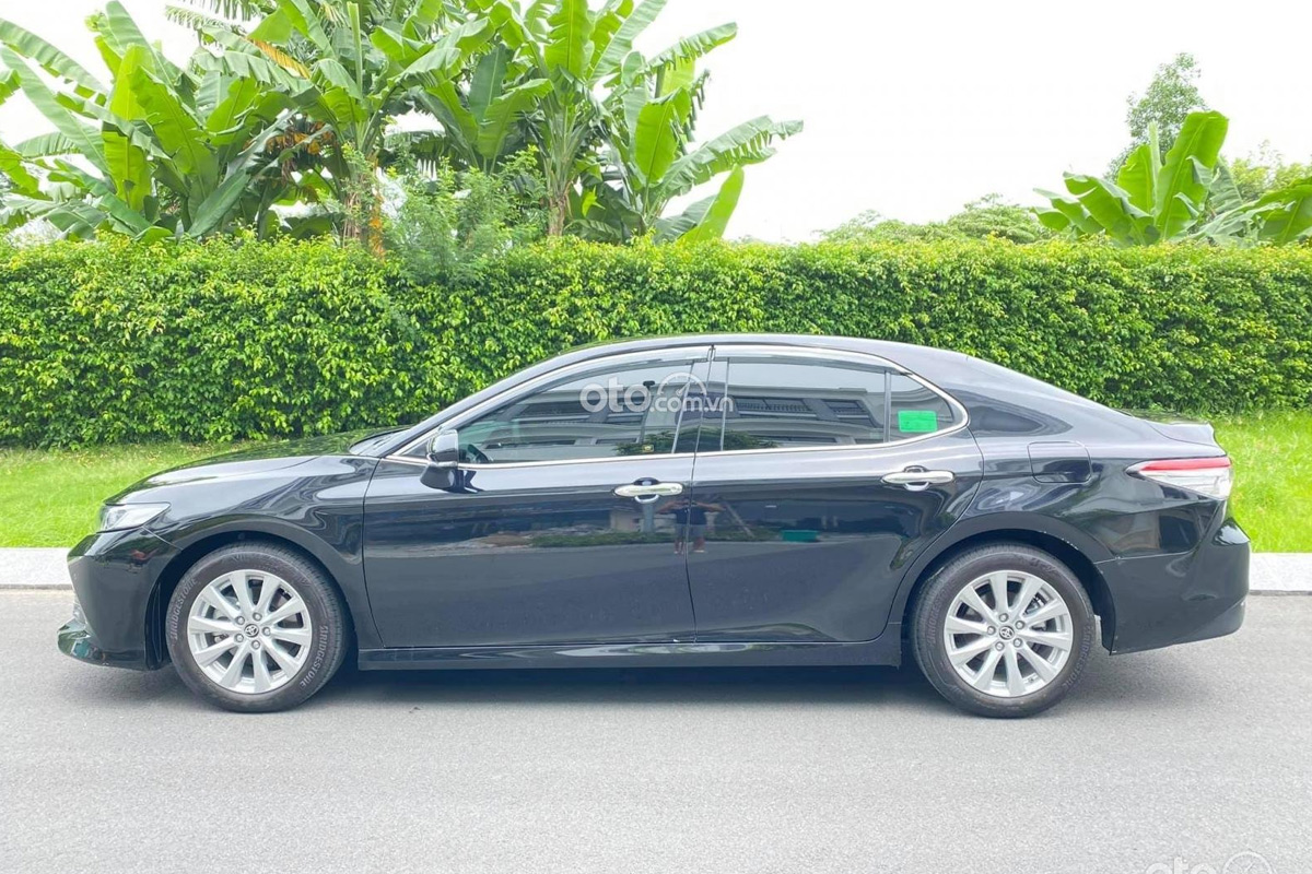 Toyota Camry được đánh giá cao khi xe sở hữu vẻ ngoài bắt mắt Toyota Camry được đánh giá cao khi xe sở hữu vẻ ngoài bắt mắt.