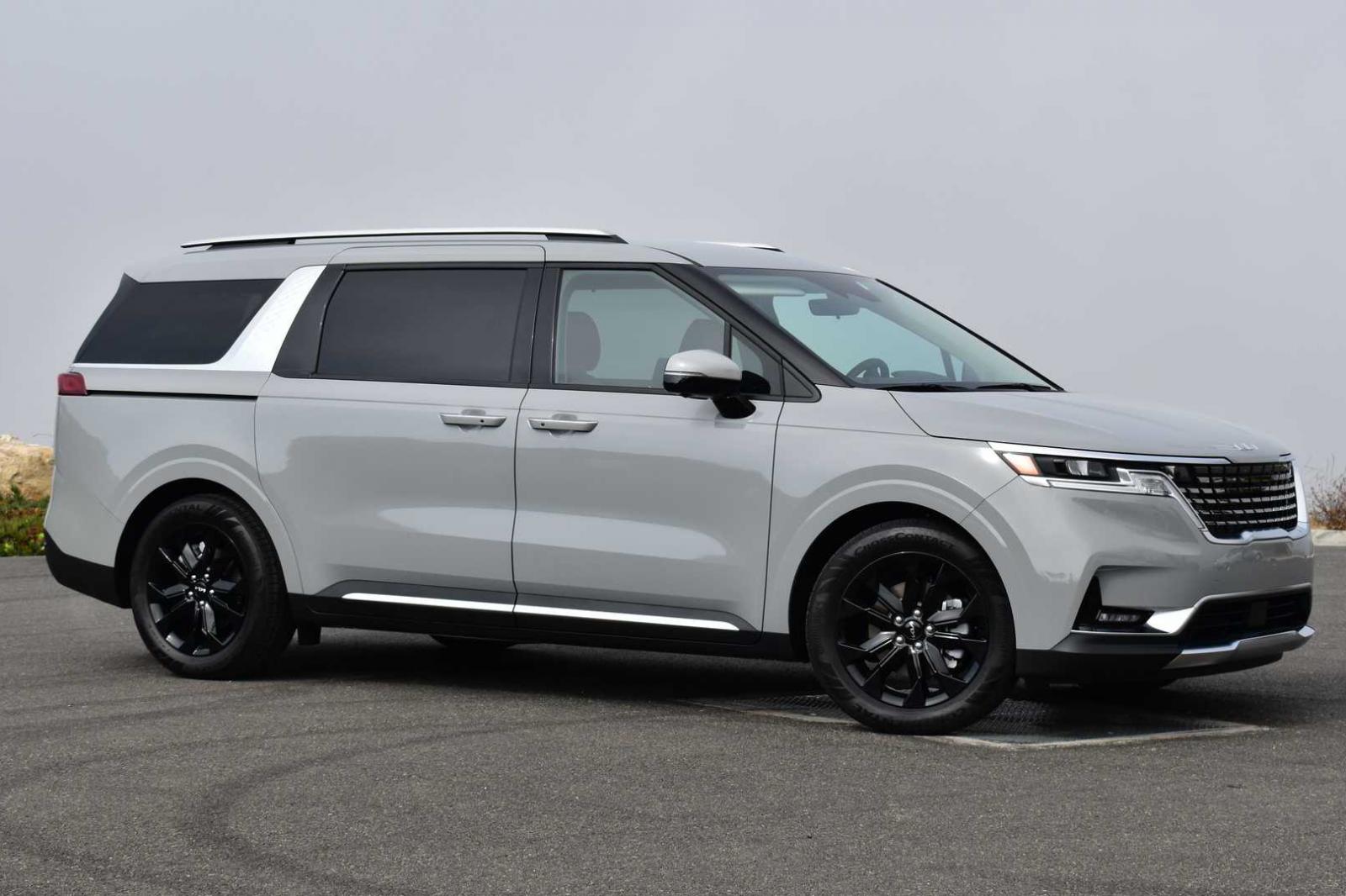 KIA Carnival 2022.