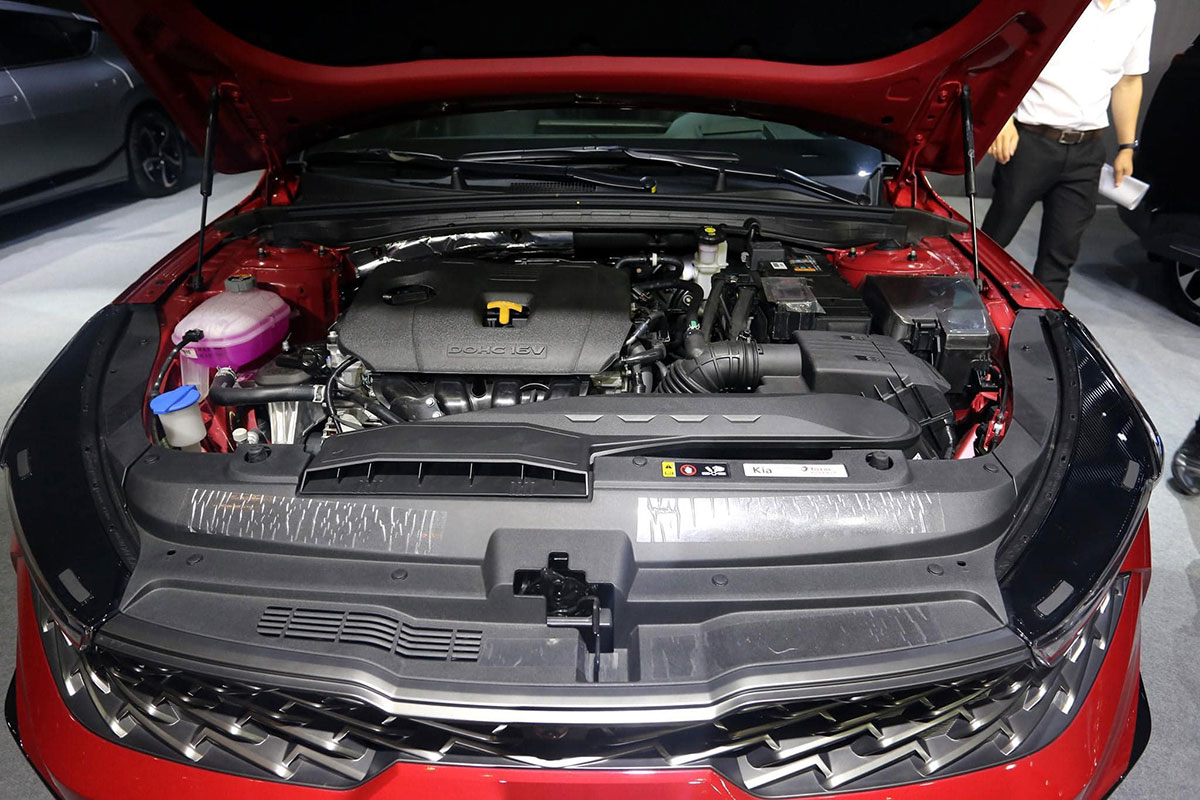 Ảnh thực tế KIA K5 2022 mới ra mắt, liệu c&oacute; "lật ngược thế cờ" trước Toyota Camry? a10