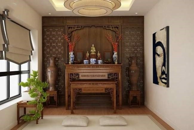 Mẫu thiết kế phòng thờ truyền thống thoáng gọn, nhiều ánh sáng tự nhiên.