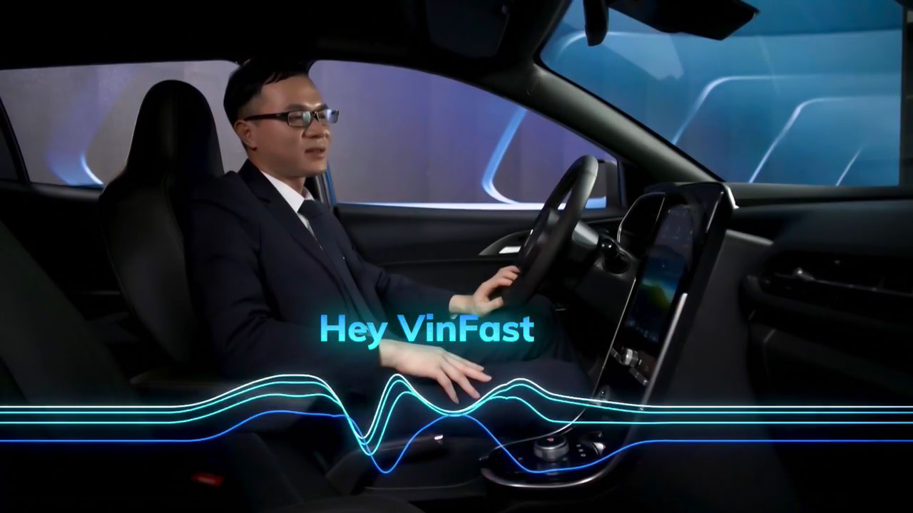 VinFast VF e34 ra mắt, c&ocirc;ng nghệ trợ l&yacute; ảo l&agrave; điểm nhấn a3