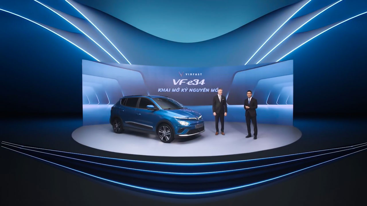 VinFast VF e34 ra mắt, c&ocirc;ng nghệ trợ l&yacute; ảo l&agrave; điểm nhấn a1