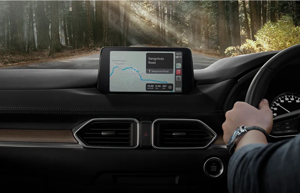 Mazda CX-5 2022 được cập nhật màn hình giải trí 8 inch kết nối Apple CarPlay.