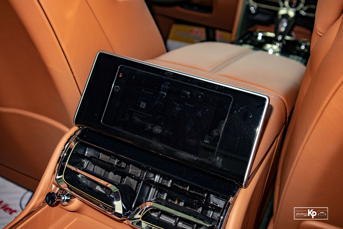 Ngắm chi tiết "hàng hiếm" Bentley Flying Spur First Edition full black tại Việt Nam a26