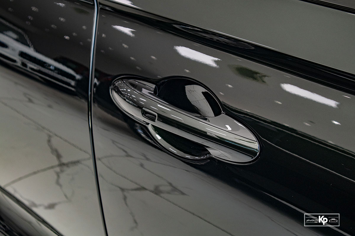 Ngắm chi tiết "hàng hiếm" Bentley Flying Spur First Edition full black tại Việt Nam a11