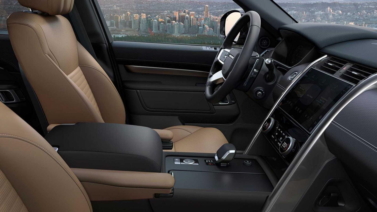 Khoang l&aacute;i của&nbsp;Land Rover Discovery Metropolitan Editon 2023.