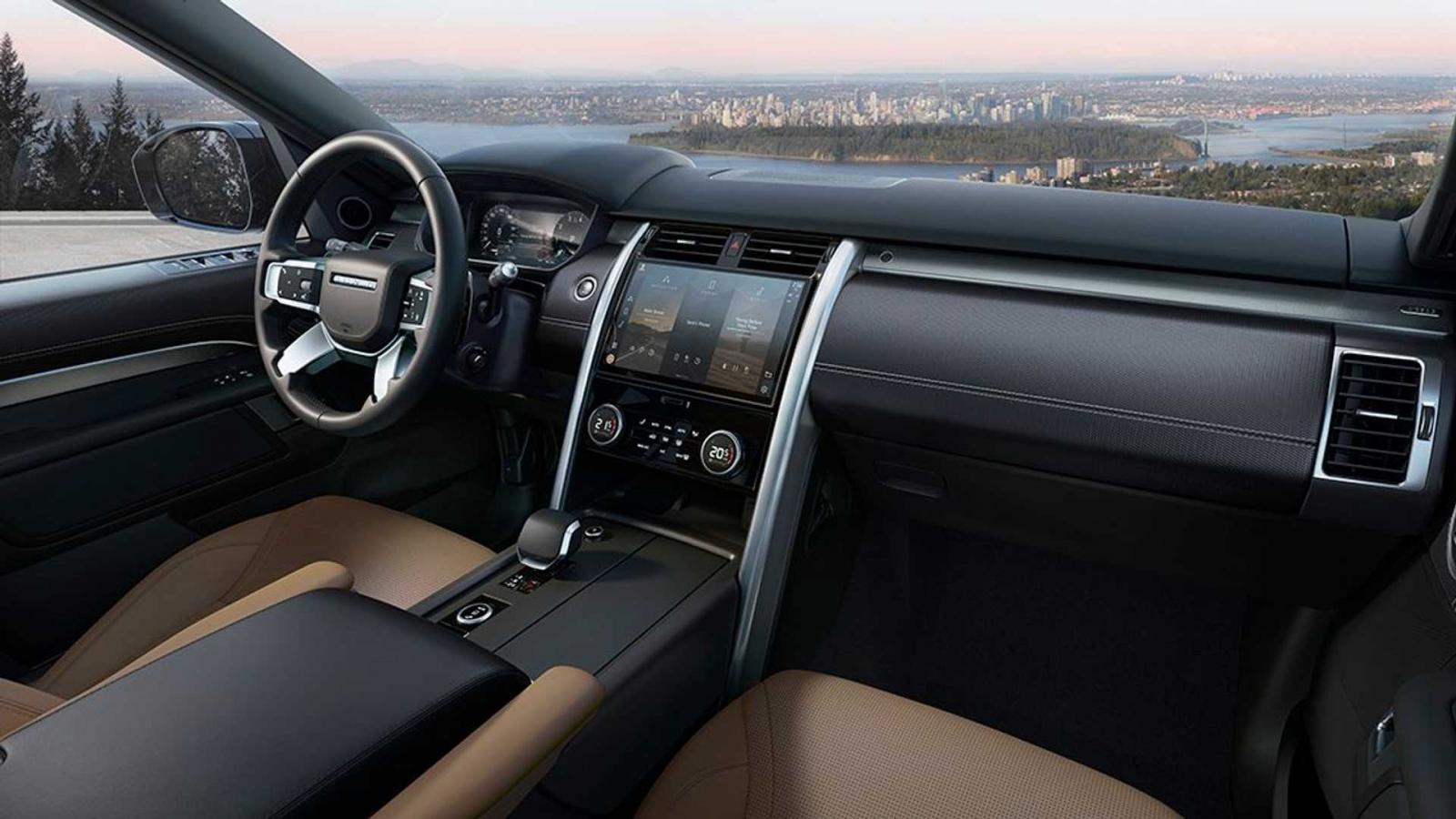 Land Rover Discovery Metropolitan Editon 2023 c&oacute; một số thay đổi ở trang bị nội thất.