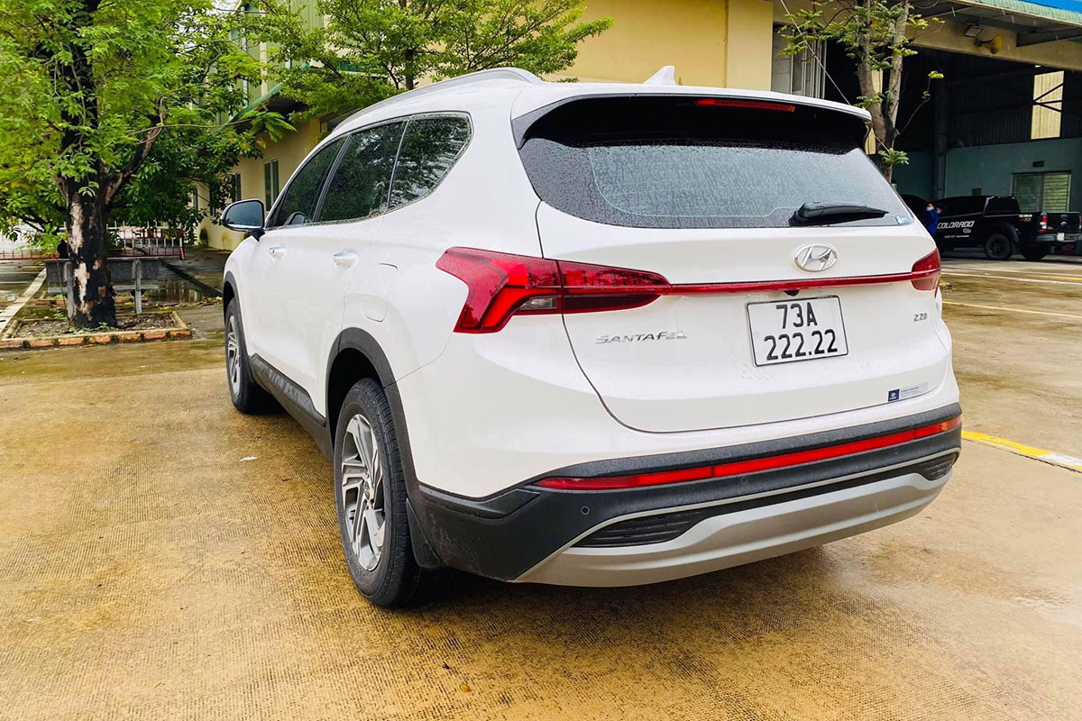 Bốc biển ngũ quý 2, chủ xe Hyundai Santa Fe 2021 được cộng động mạng khuyên lên ngay Mercedes-Benz a2
