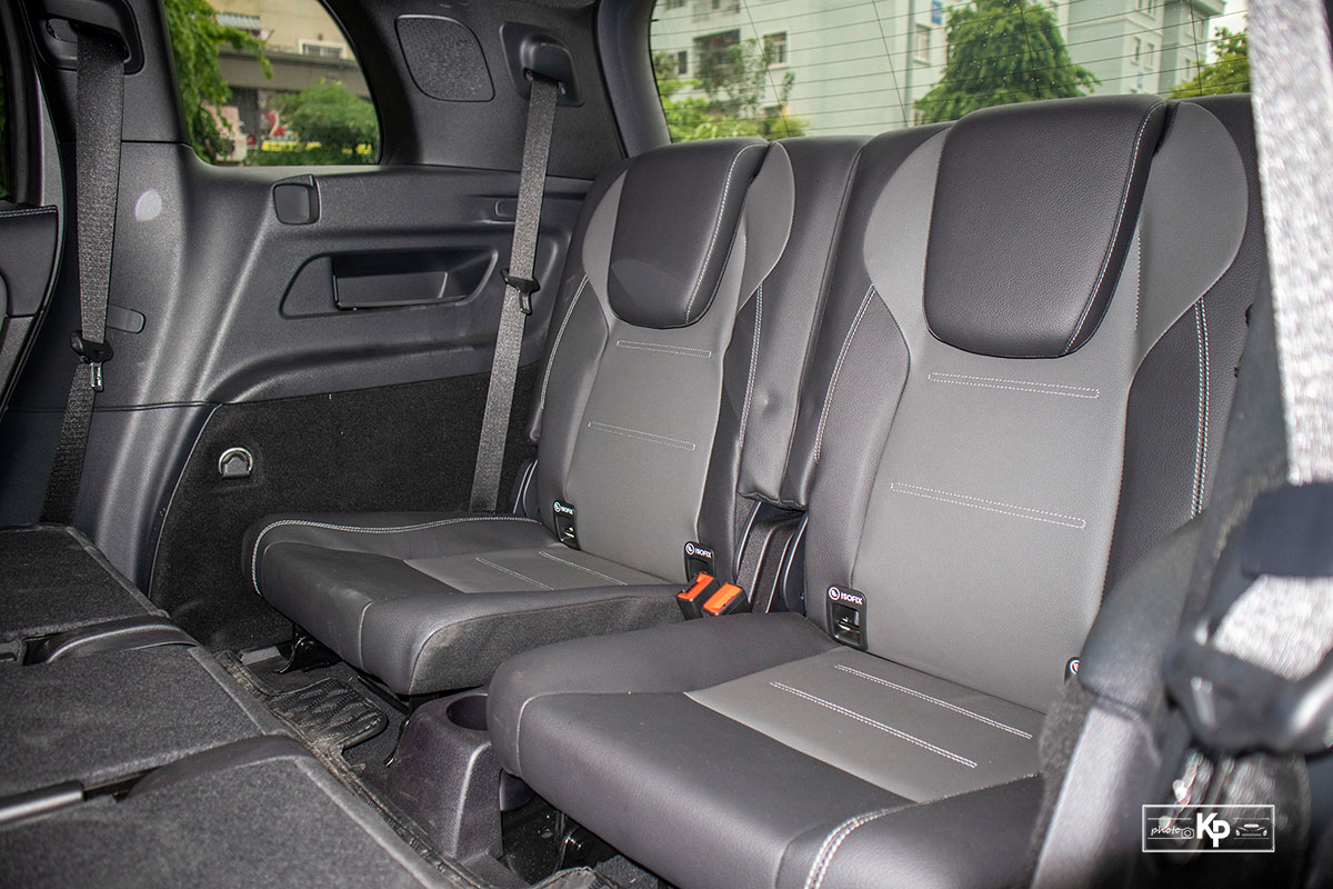 Đánh giá xe Mercedes-Benz GLB 200 AMG 2021: Ghế cuối Ảnh Ghế cuối xe Mercedes-Benz GLB 200 AMG 2021