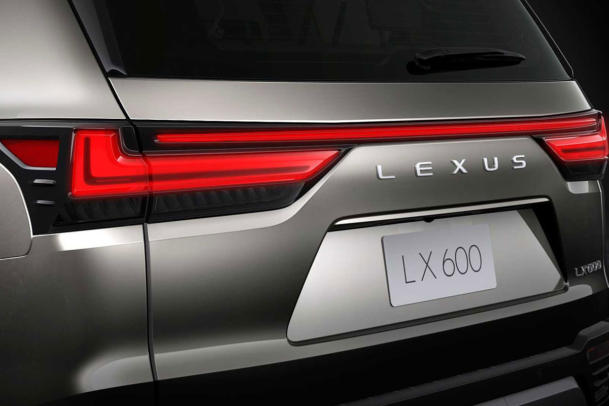 Ảnh Đ&egrave;n hậu xe Lexus LX 600 2022 