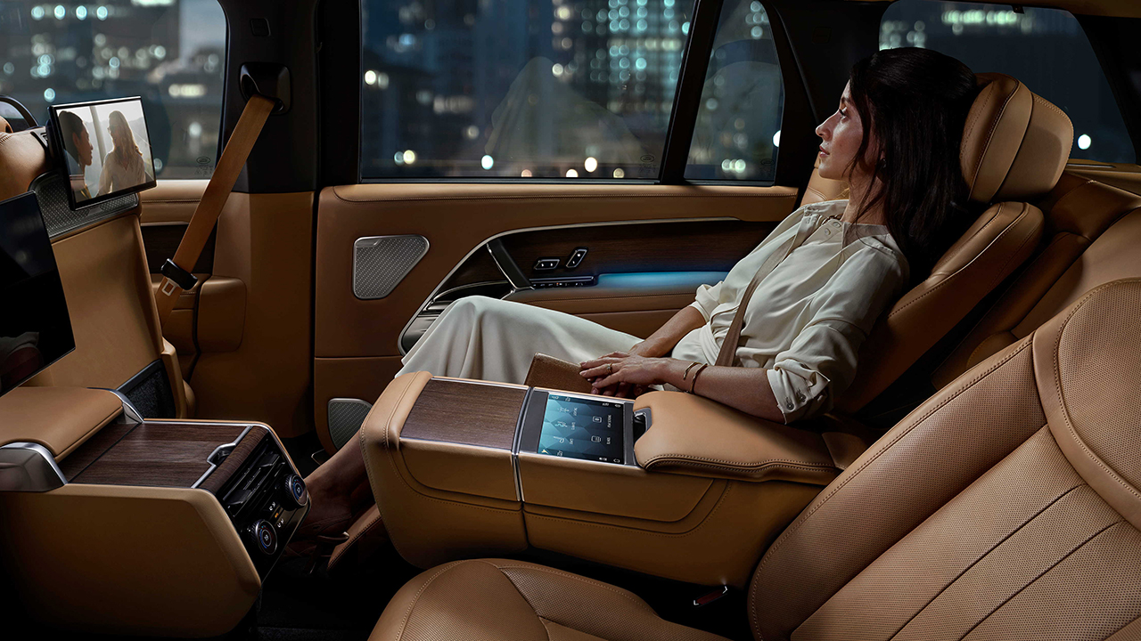 H&agrave;ng ghế sau Range Rover 2022 ho&agrave;n to&agrave;n mới.