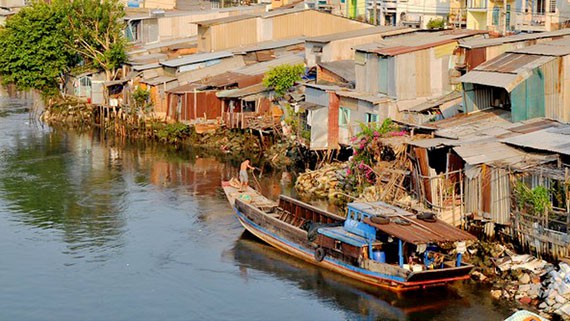 Nhà ven kênh rạch tại TP.HCM