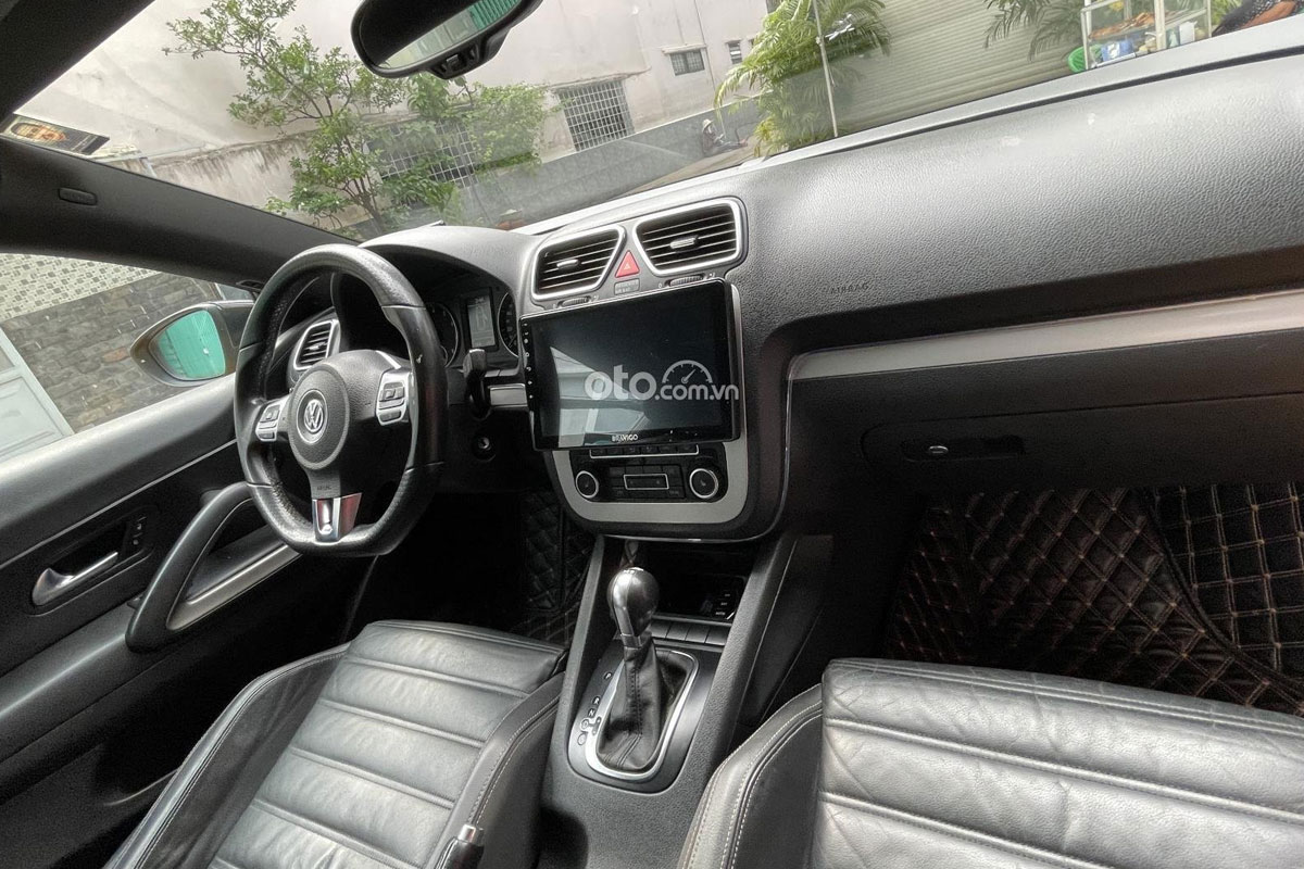 Nội thất Volkswagen Scirocco.