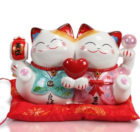 Cặp m&egrave;o phu th&ecirc; thường được đặt trong ph&ograve;ng ngủ