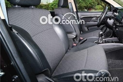 Suzuki XL7 có kích thước rộng rãi, đủ không gian bài trí 7 chỗ ngồi. 1