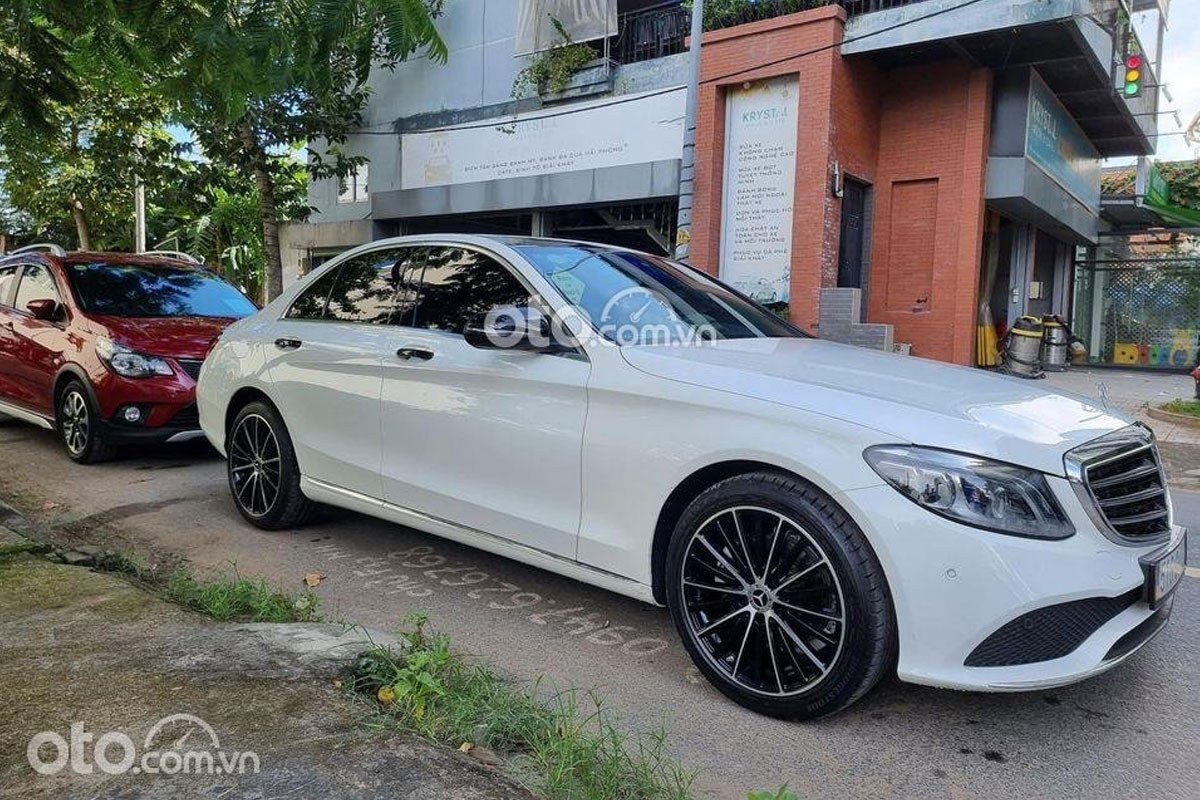 Mercedes-Benz C200 Exclusive đời 2019.
