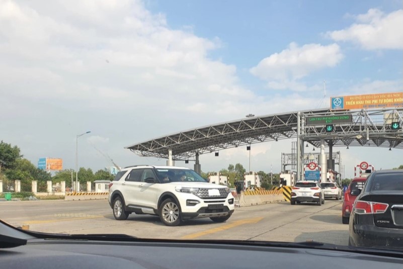 Bắt gặp Ford Explorer 2022 chạy thử tại Việt Nam 1