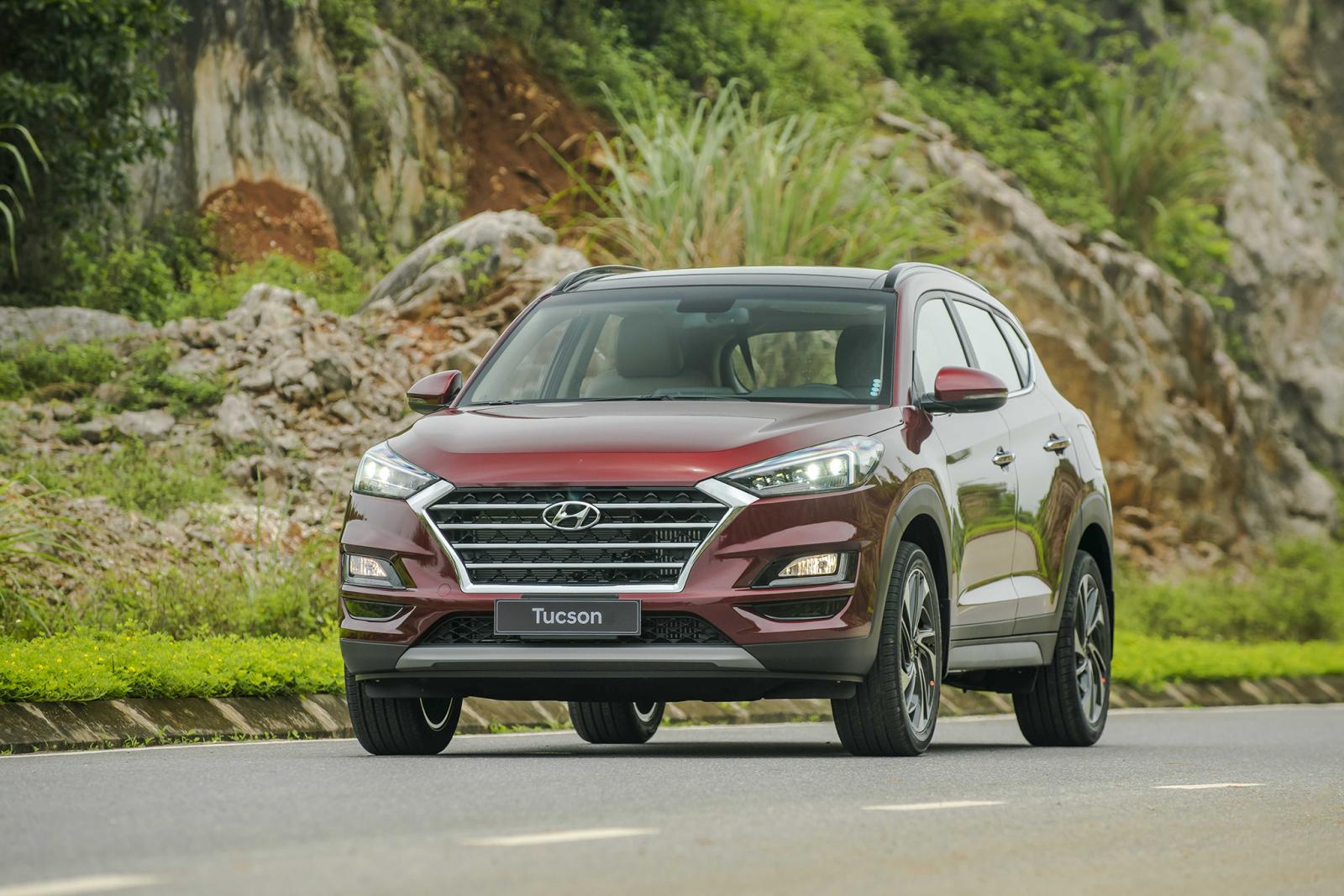 Hyundai Tucson cũng được vinh danh trong tháng này