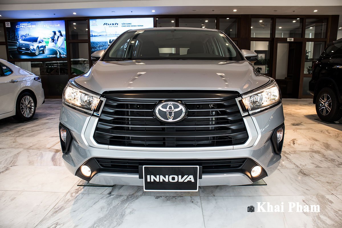 Toyota Innova cũng được đánh giá là một mẫu 7 chỗ cũ bình dân.