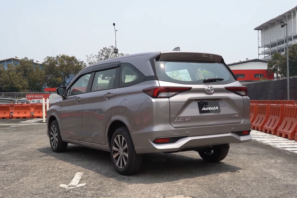 Chi tiết Toyota Avanza 2022 bằng xương bằng thịt, rộng cửa đấu Xpander a6