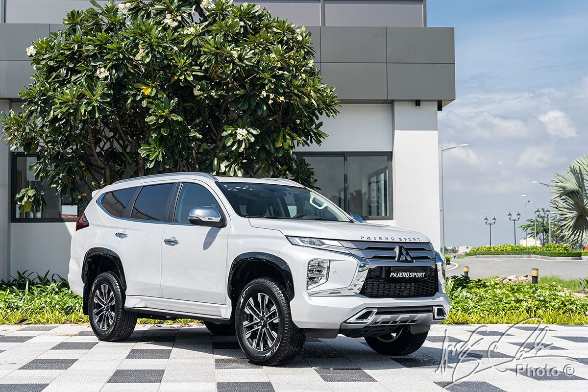 Mitsubishi Pajero Sport, bản n&acirc;ng cấp ra mắt cuối năm 2020 phần n&agrave;o gi&uacute;p mẫu xe n&agrave;y cải thiện doanh số.