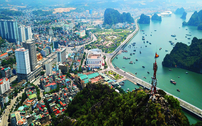 h&igrave;nh ảnh TP. Hạ Long tỉnh Quảng Ninh nh&igrave;n từ tr&ecirc;n cao