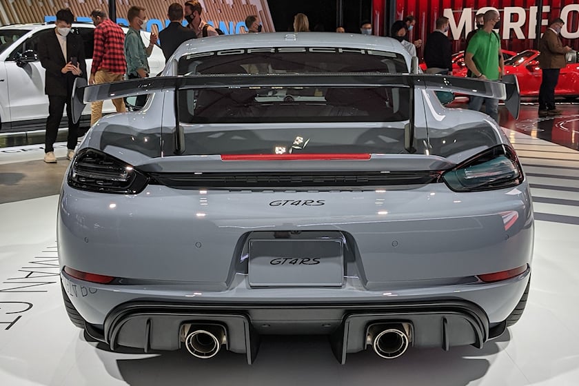Porsche 718 Cayman GT4 RS 2022 1.