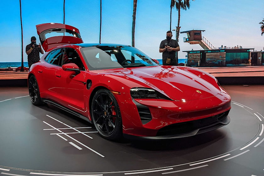 Porsche Taycan GTS 2022.