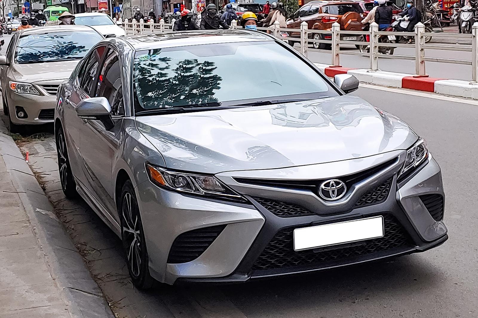 Toyota Camry SE&nbsp;mang c&acirc;́u hình của đời đ&acirc;̀u thu&ocirc;̣c th&ecirc;́ h&ecirc;̣ thứ 8.1