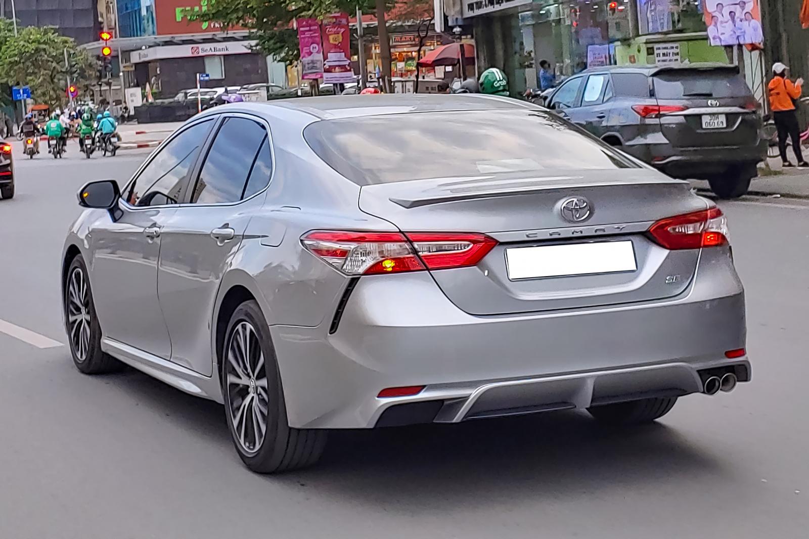 Toyota Camry th&ecirc;́ h&ecirc;̣ thứ 8 có kích thước&nbsp;4.885 x 1.840 x 1.445 mm. 1