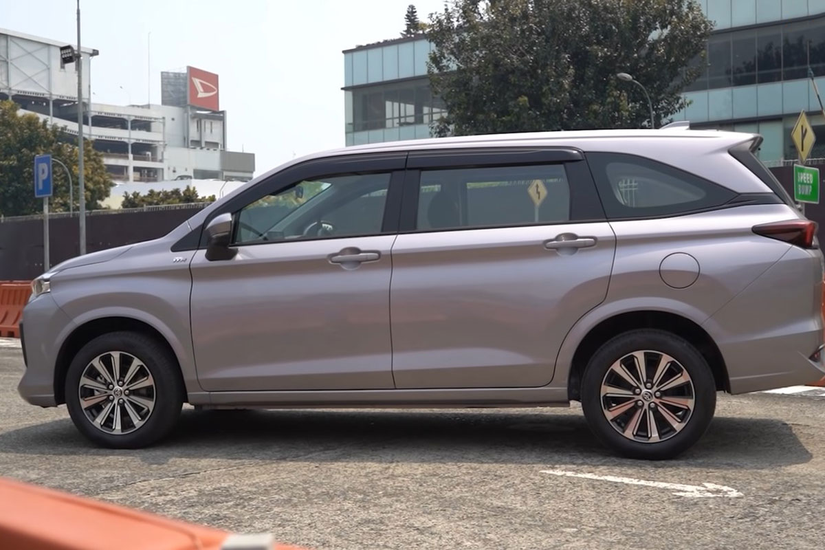 Đánh giá xe Toyota Avanza 2022 a77