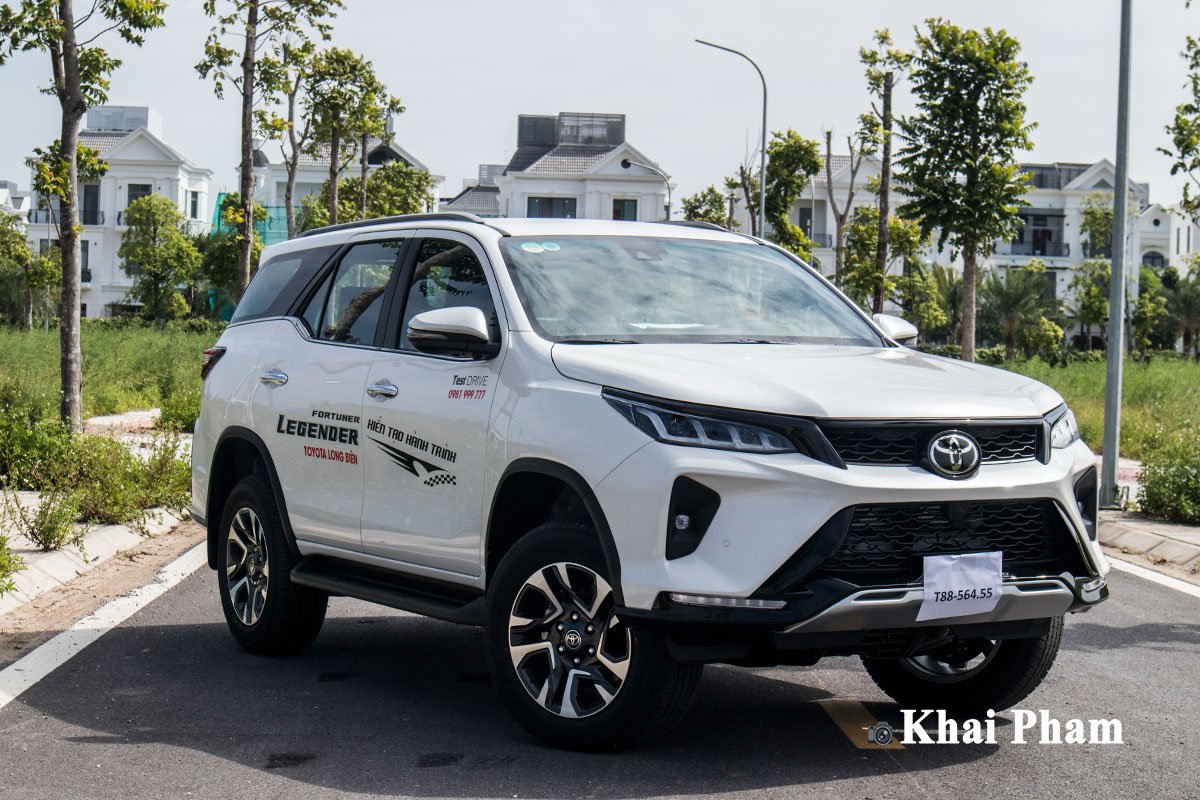 Toyota Fortuner Legender cũng sẽ được ưu đãi 50% phí trước bạ.