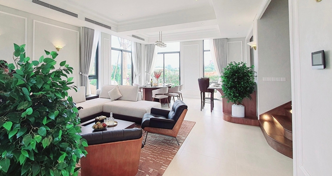 A picture containing living, indoor, room, floorDescription automatically generated