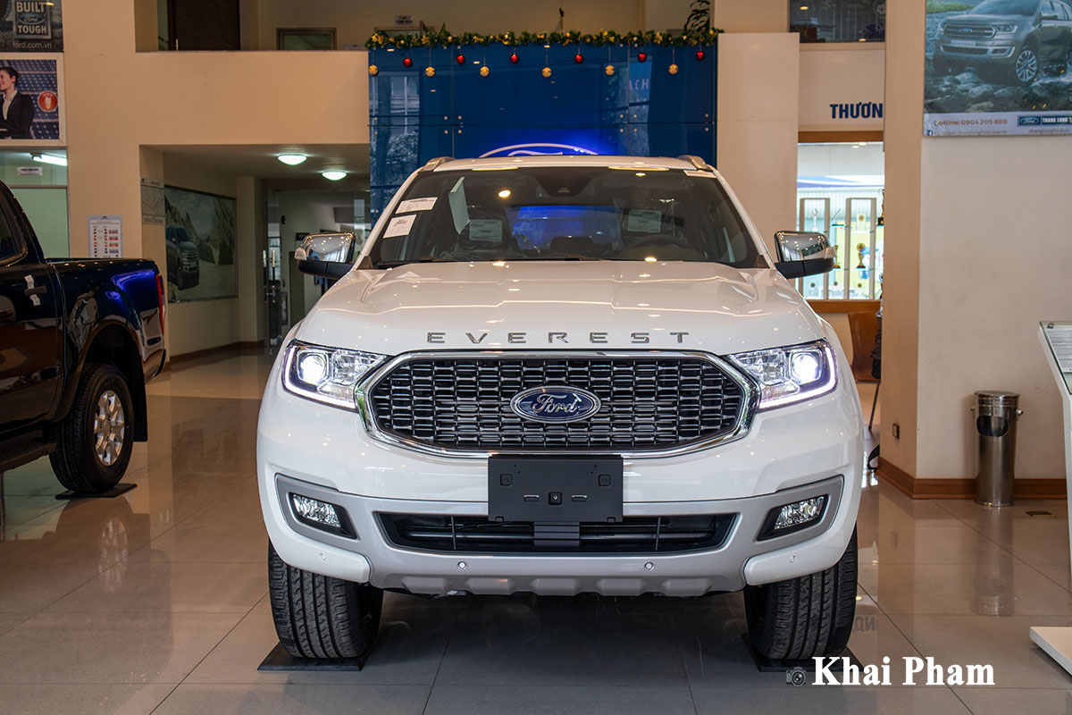 mà "người anh em" Ford Everest cũng chịu cảnh tương tự.1