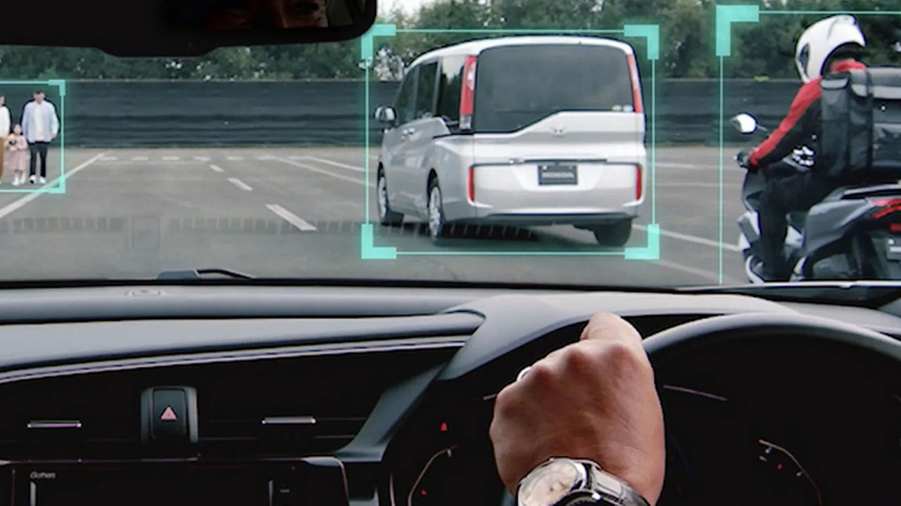 Honda "qu&eacute;t" n&atilde;o người l&aacute;i để ph&aacute;t triển c&ocirc;ng nghệ an to&agrave;n ti&ecirc;n tiến.