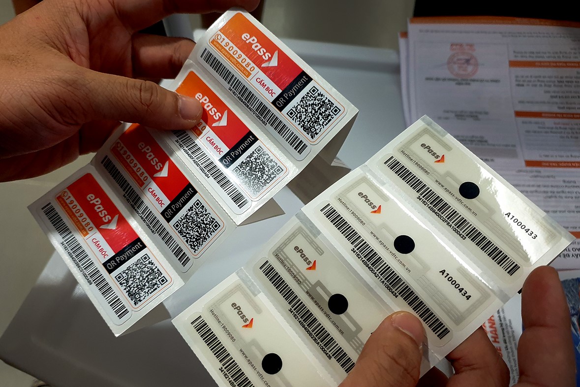 Chủ xe phải trả chi phí dán thẻ thu phí không dừng lần đầu từ 2022 a2
