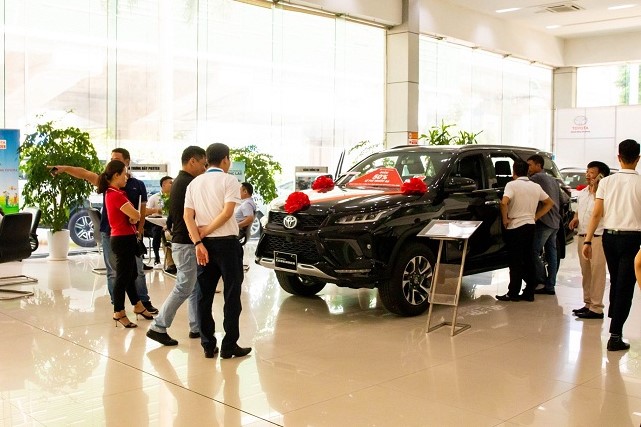 mua xe ô tô lắp ráp thời điểm này, khách hàng tiết kiệm từ vài chục triệu đến gần 300 triệu đồng, tùy phân khúc 1