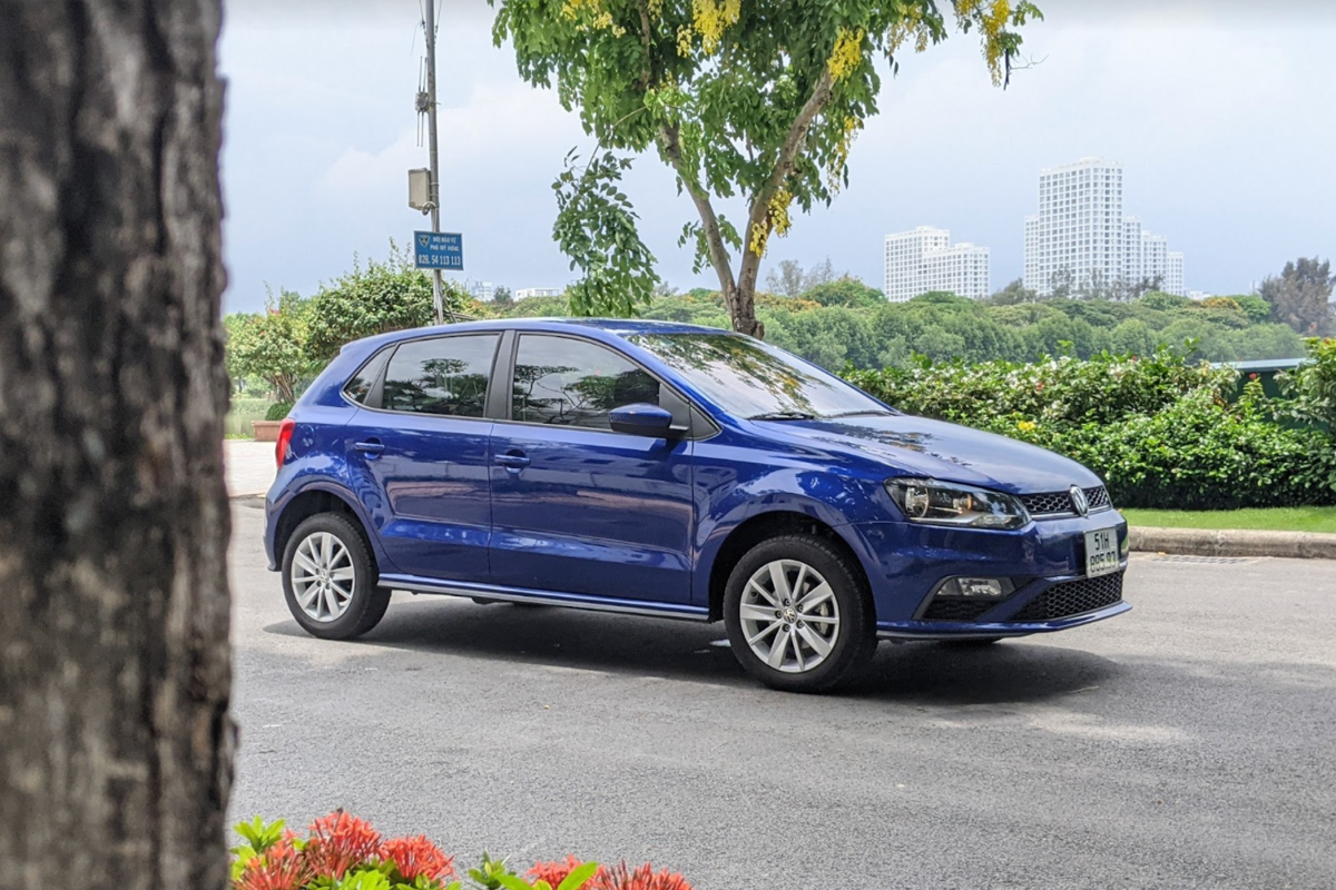 Polo Hatchback hiện có giá niêm yết là 695 triệu.