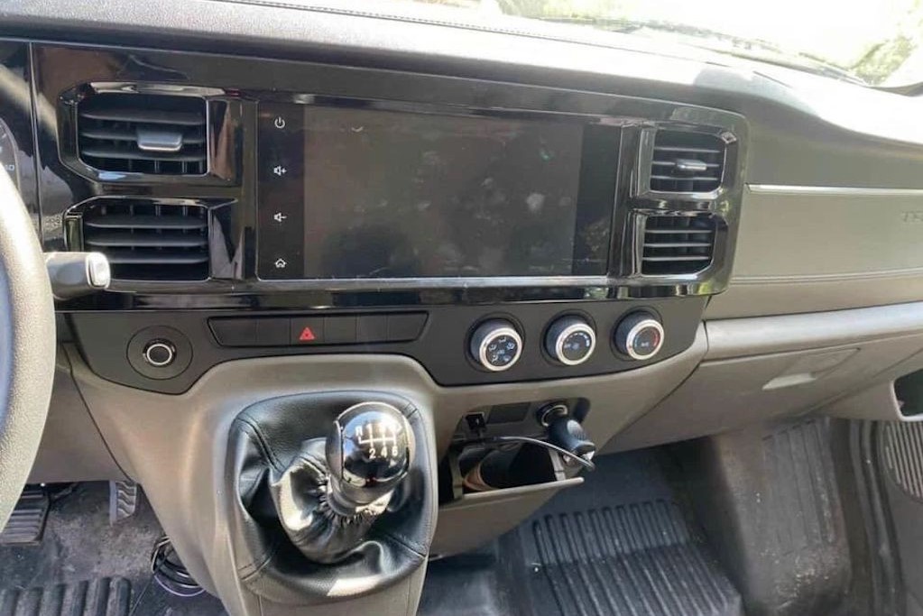 Thiết kế bảng táp-lô xe Ford Transit 1