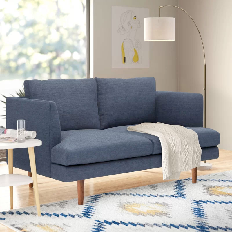 Mẫu ghế sofa c&oacute; khung gỗ chắc chắn v&agrave; phong c&aacute;ch thiết kế hiện đại giữa thế kỷ. Đệm ngồi c&oacute; thể th&aacute;o rời để dễ d&agrave;ng vệ sinh.  