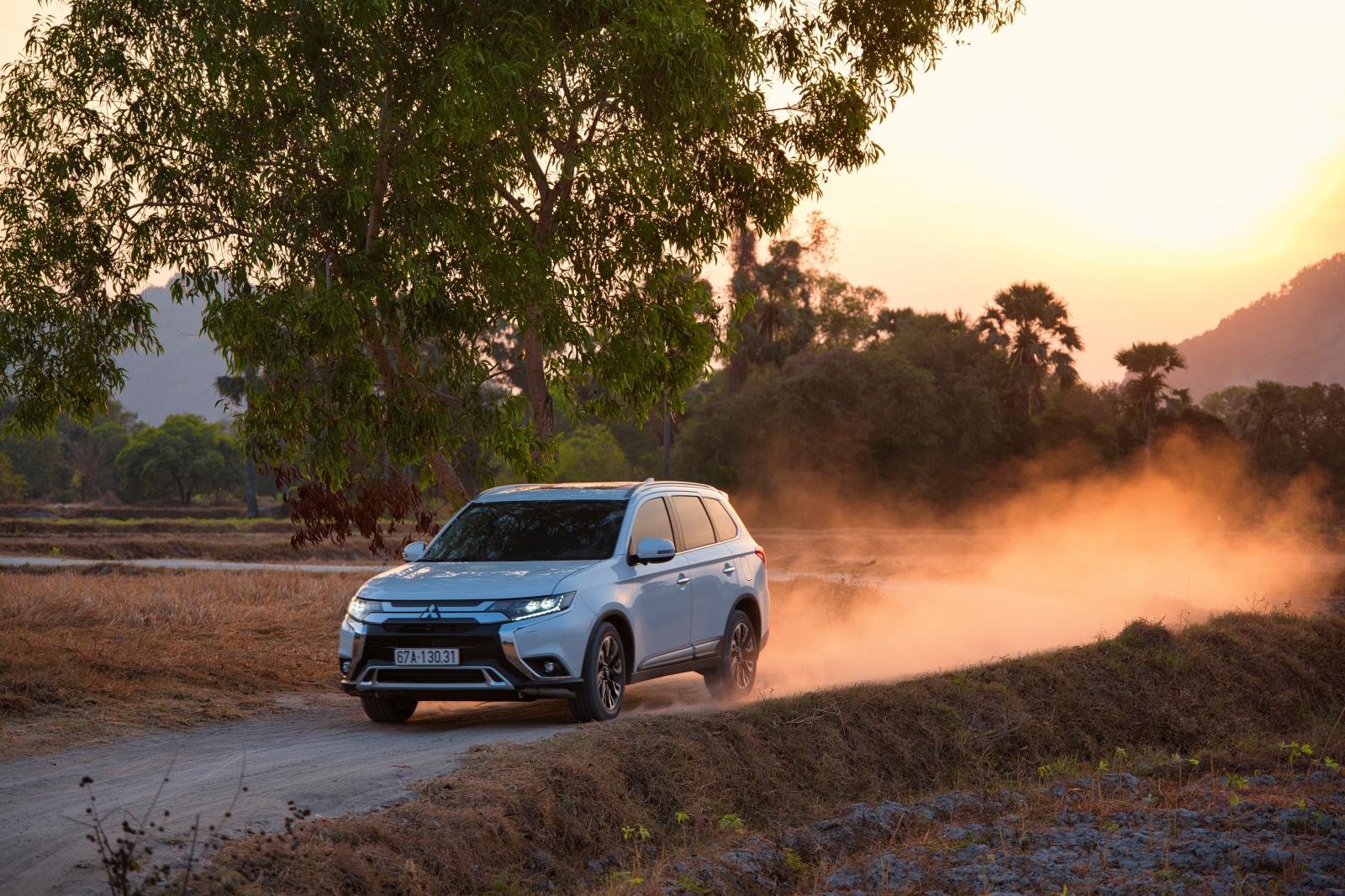 Mitsubishi hỗ trợ 100% lệ phí trước bạ kèm gói lãi suất cho vay hấp dẫn trong tháng 12 2